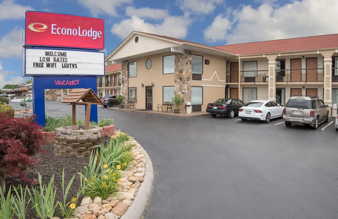 Econo Lodge Sevierville-Pigeon Forge On The River-1