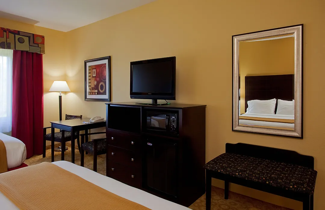 Holiday Inn Express Hotel & Suites Pensacola-West Navy Base By Ihg-1