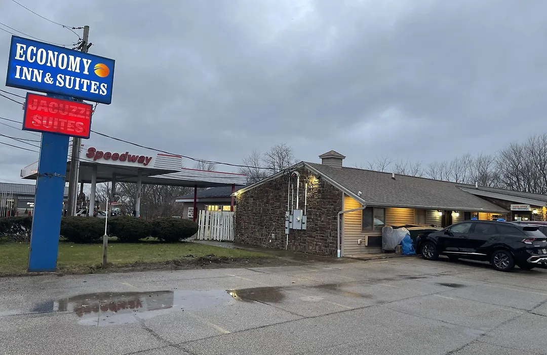 Economy Inn & Suites-1