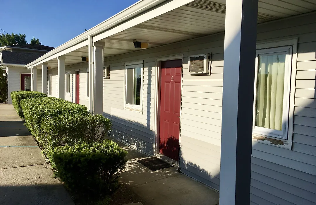 Thumb Heritage Inn-1