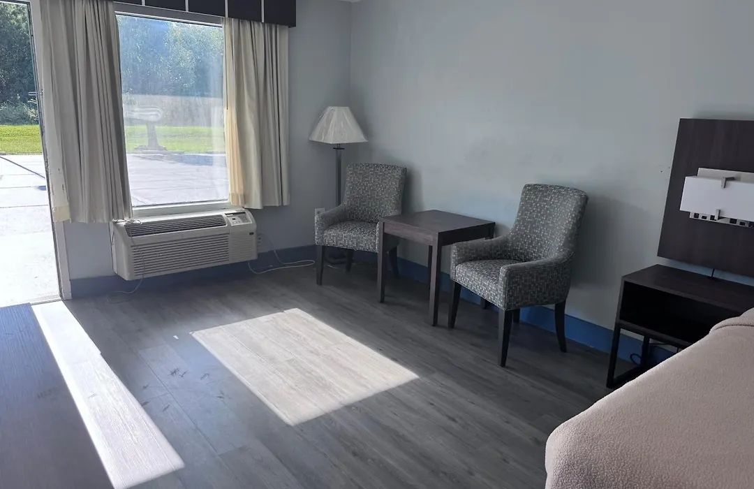 Florence Inn And Suites-1