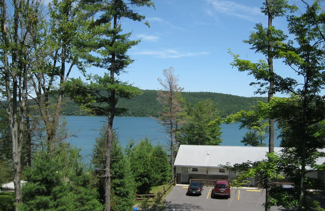 Lake 'N Pines Motel-1