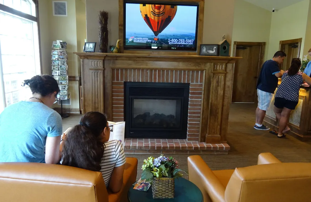 Bird-In-Hand Family Inn-1