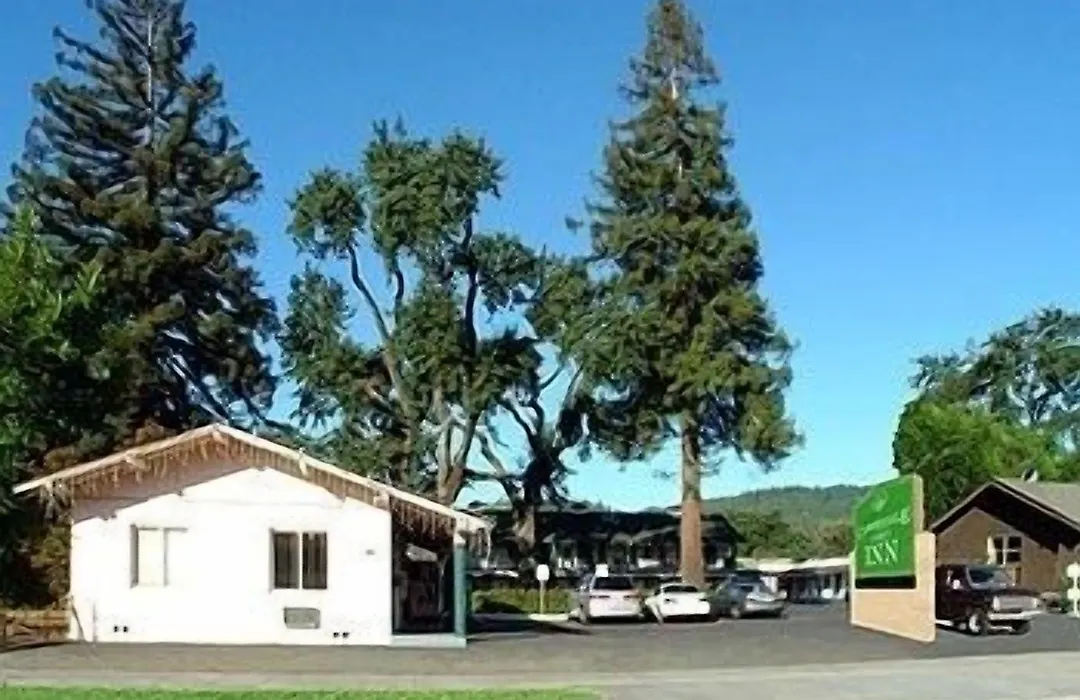 Cloverdale Oaks Inn-1