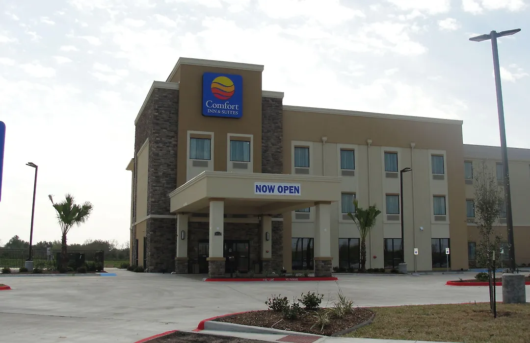 Comfort Inn & Suites Victoria North-1