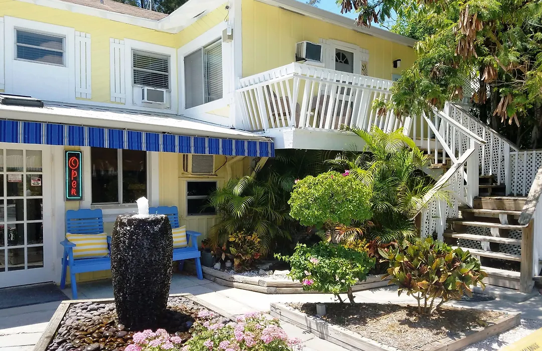 Cedar Cove Resort & Cottages-1