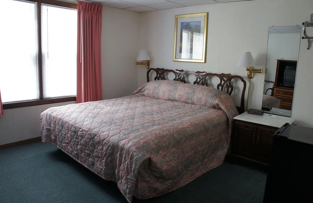 Hillcrest Inn-1