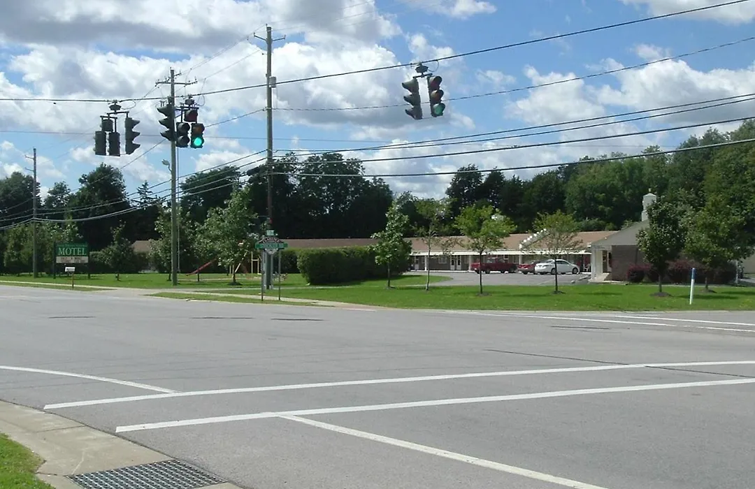 Fels Three Crown Motel-1