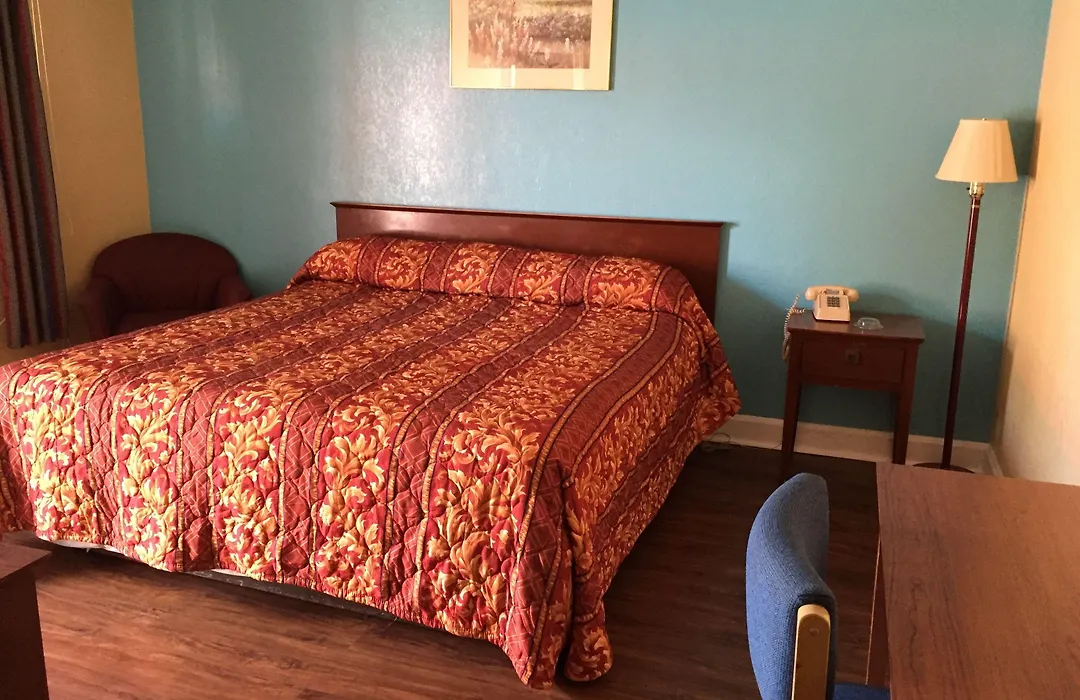 Ole English Inn-1