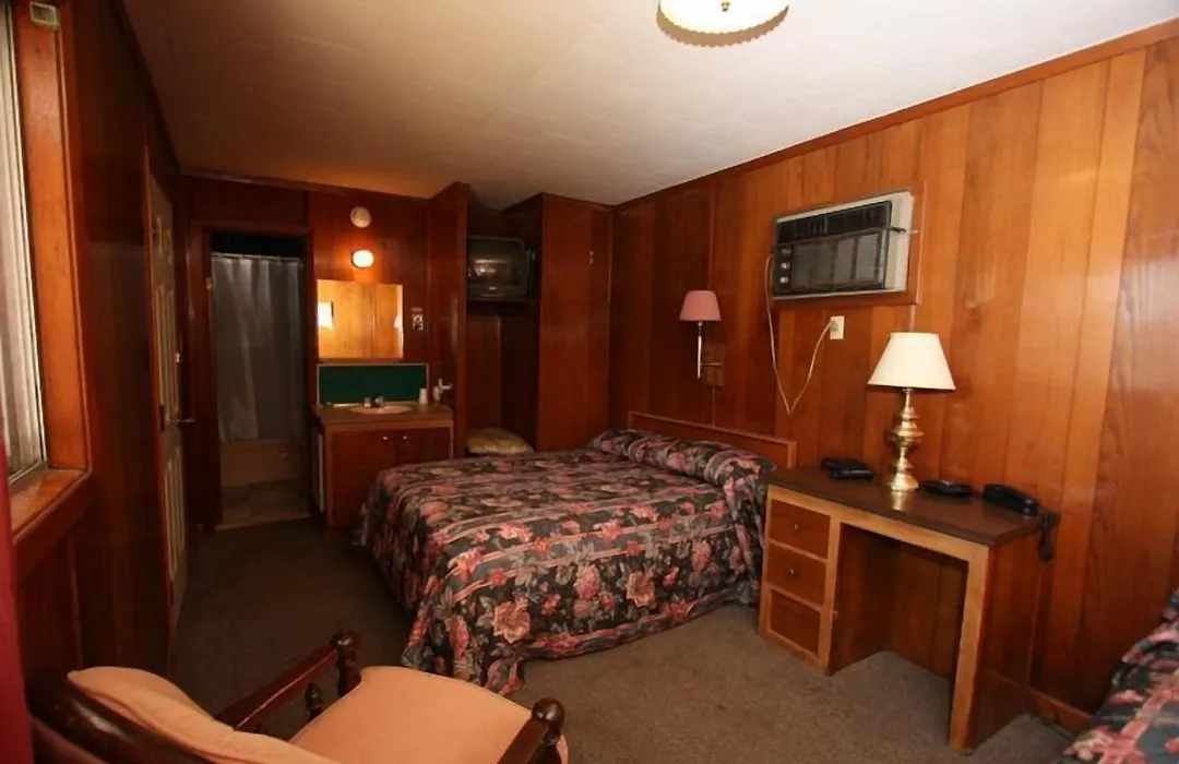 Comfort Green Motel-1