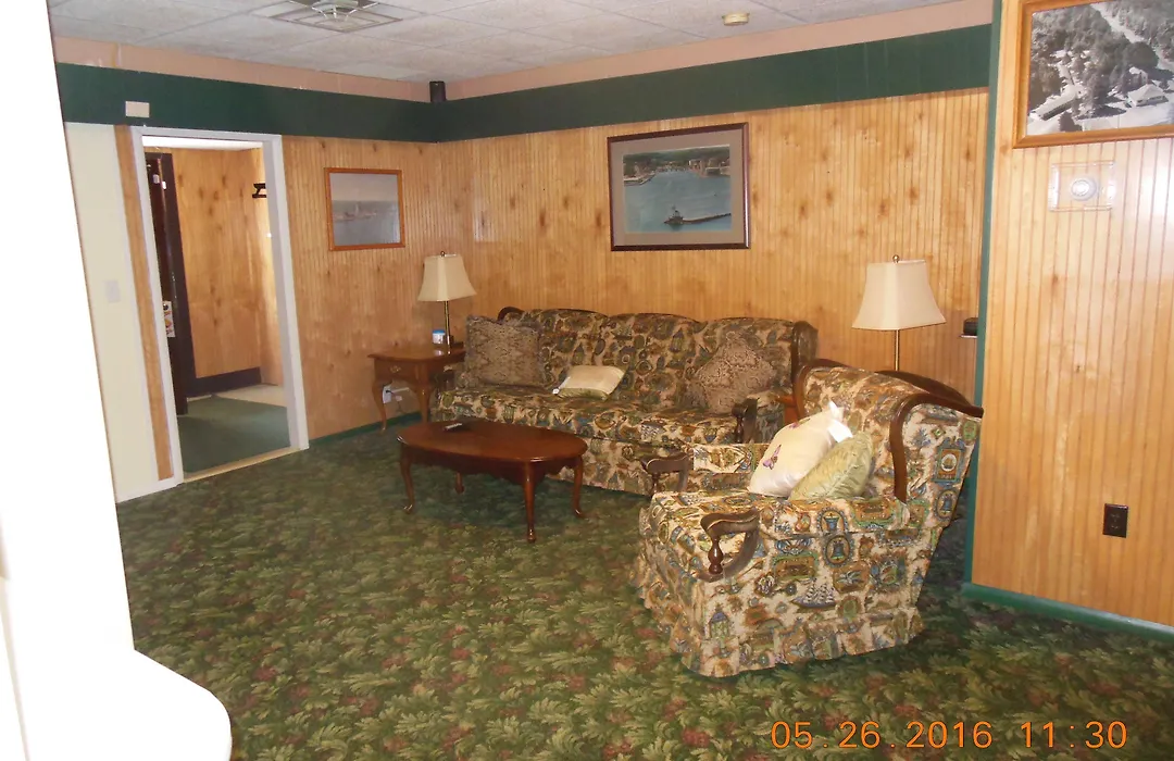 Evergreen Motel-1