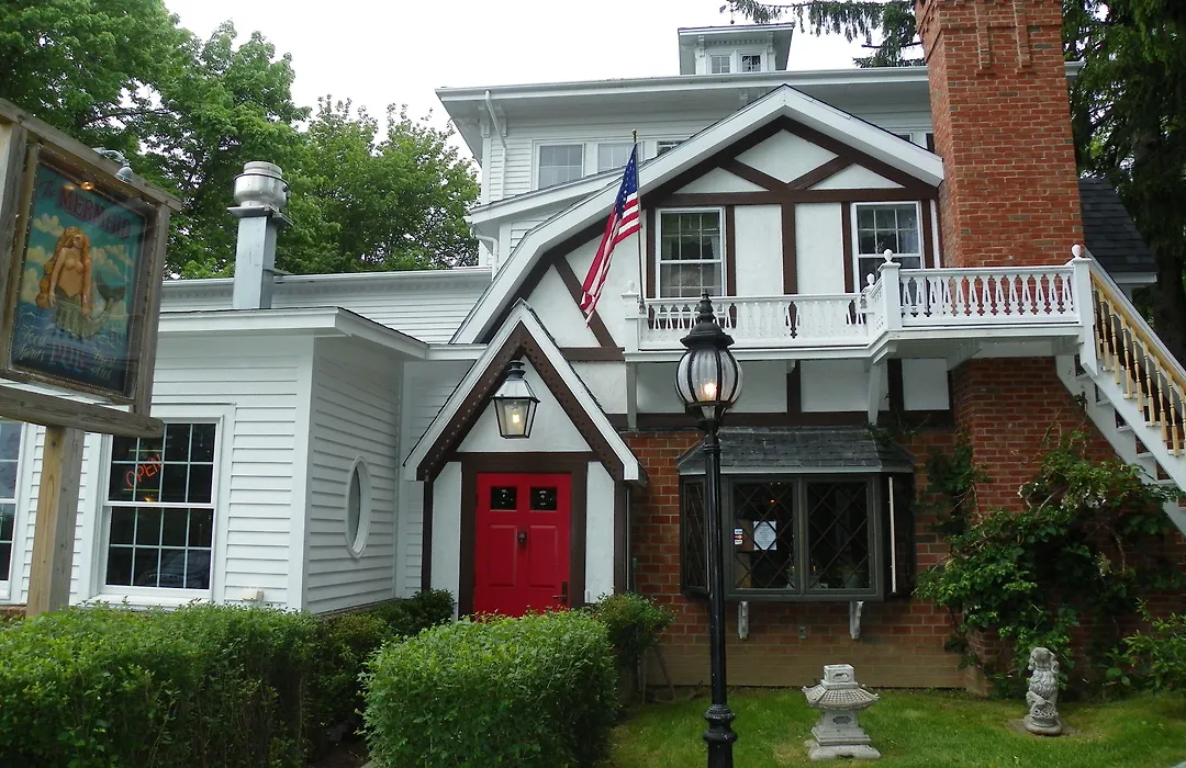 Homeport Historic Inn-1