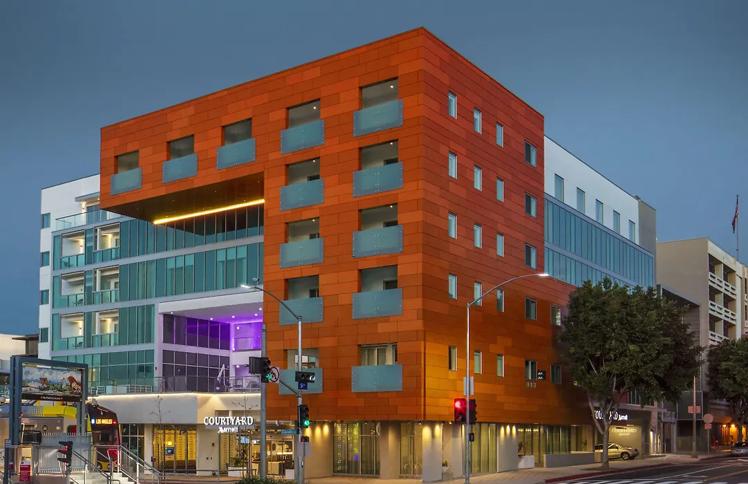 Courtyard By Marriott Santa Monica-1