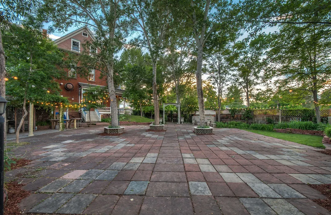 Lumber Baron Inn And Gardens-1