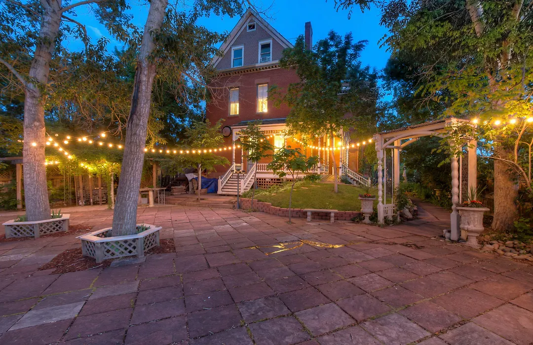 Lumber Baron Inn And Gardens-1