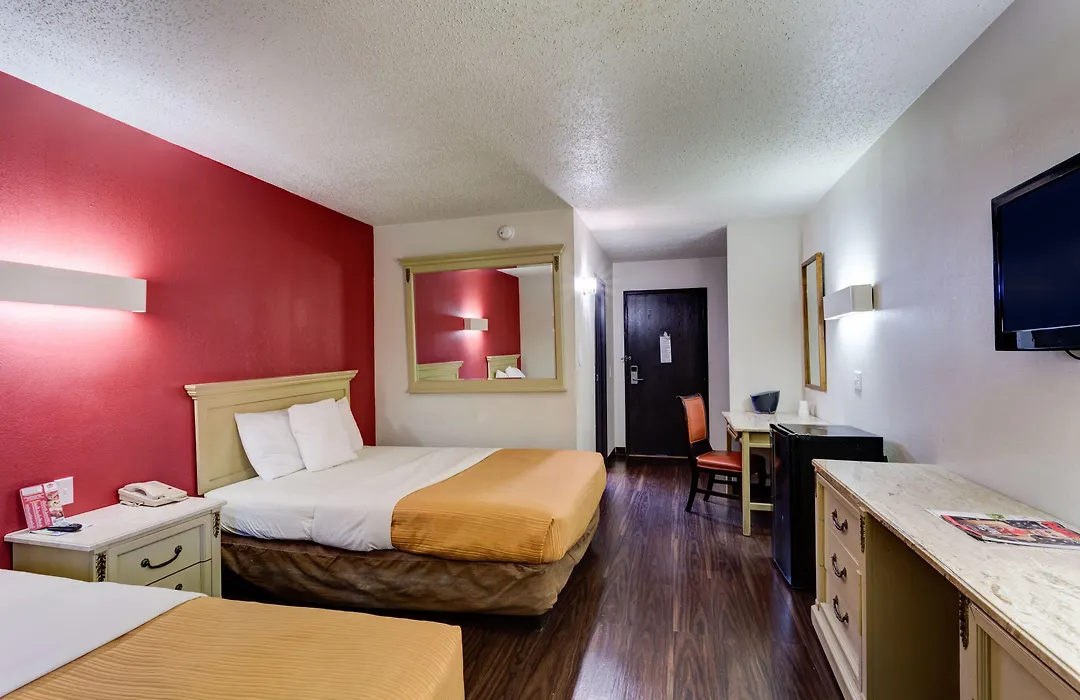 Skylight Inn Willoughby - Cleveland Mentor-1