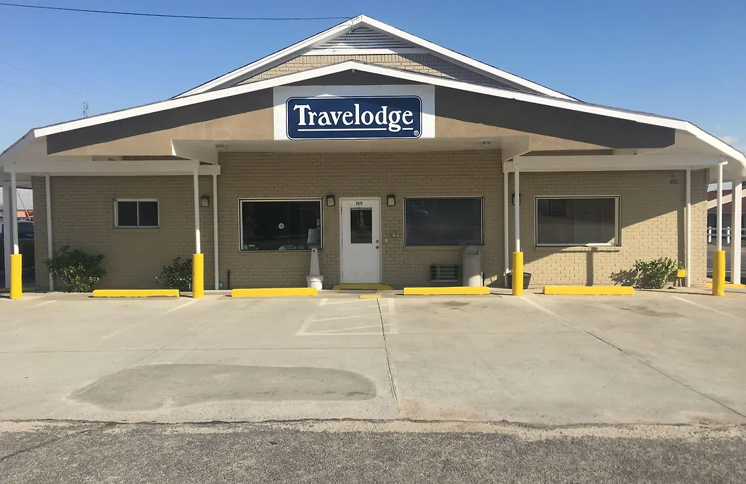 Travelodge By Wyndham Orangeburg-1