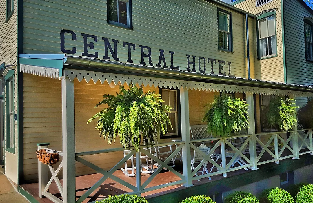 Central Hotel Bed And Breakfast-1