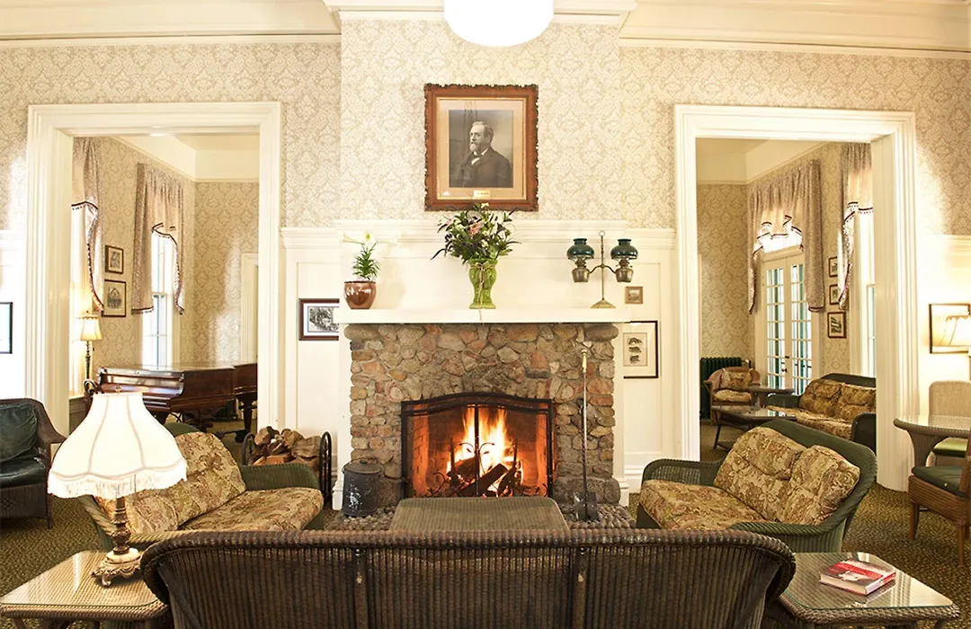 Wawona Hotel-1