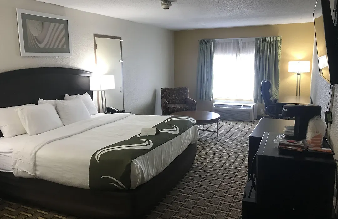 Quality Inn Vincennes-1