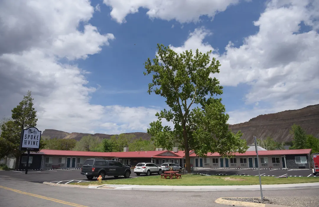 Spoke And Vine Motel-1