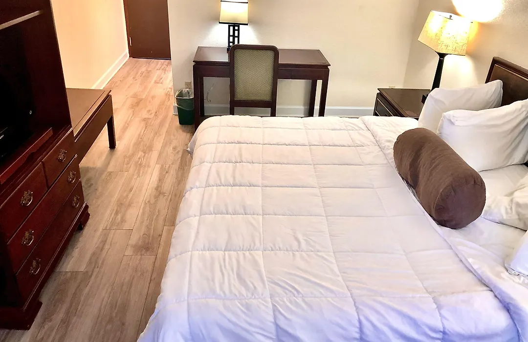 Bicentennial Inn-1