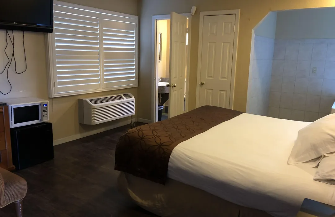 Capri Motel-1