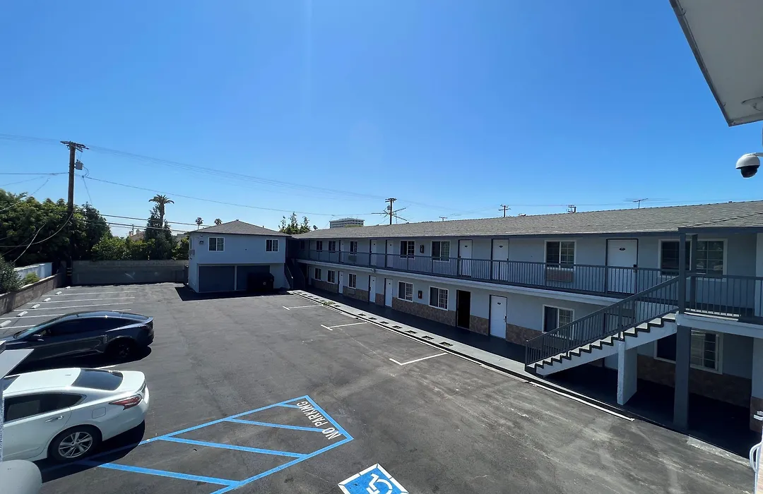Sunshine Motel-1