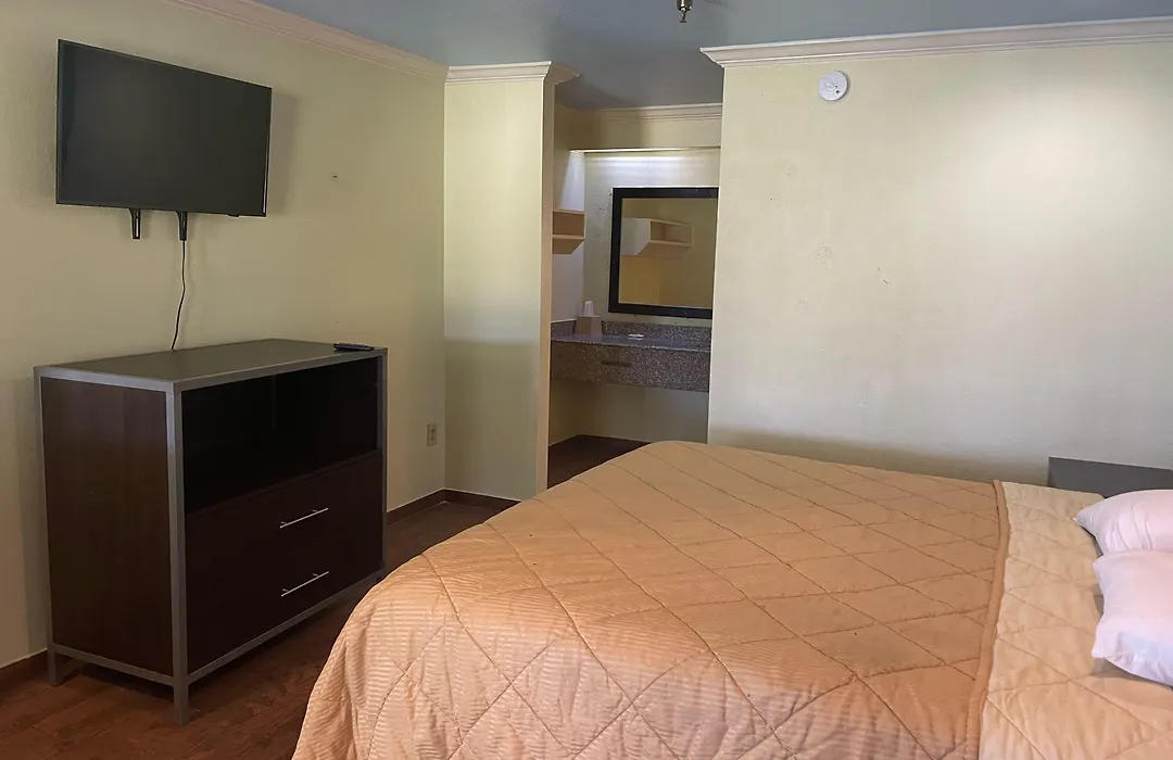 Mustang Inn-1