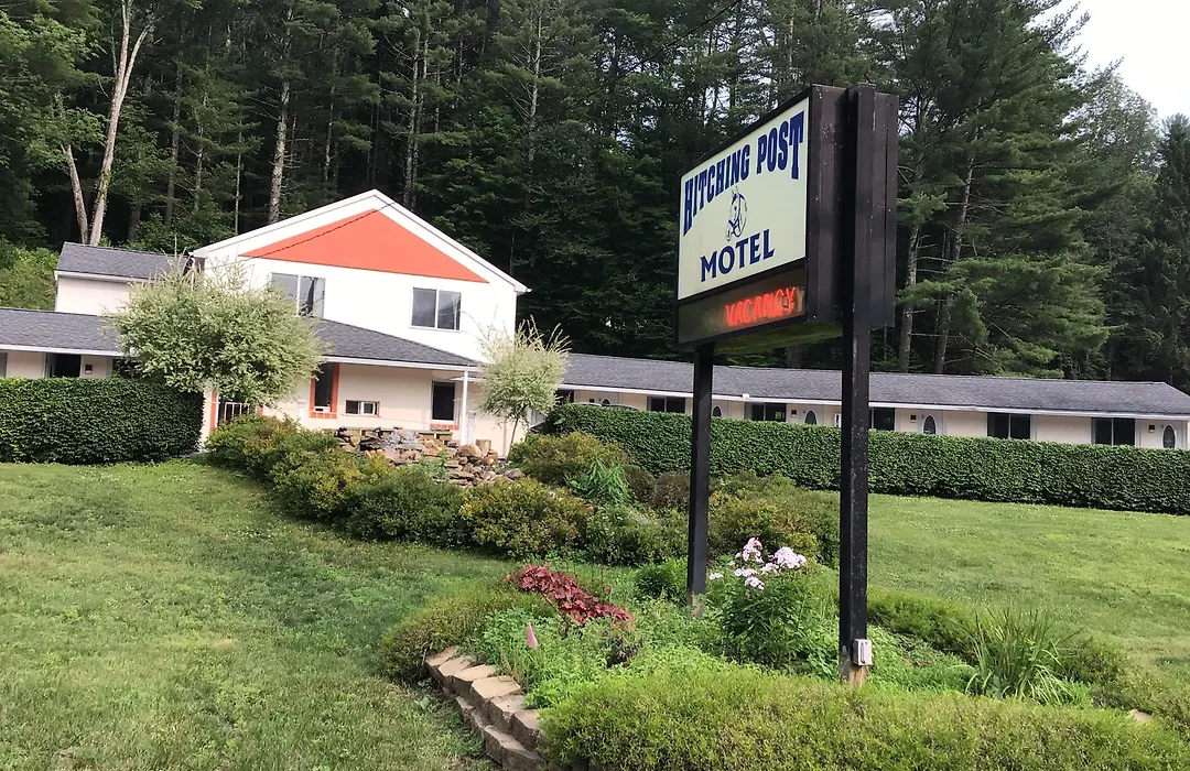 Hitching Post Country Motel-1