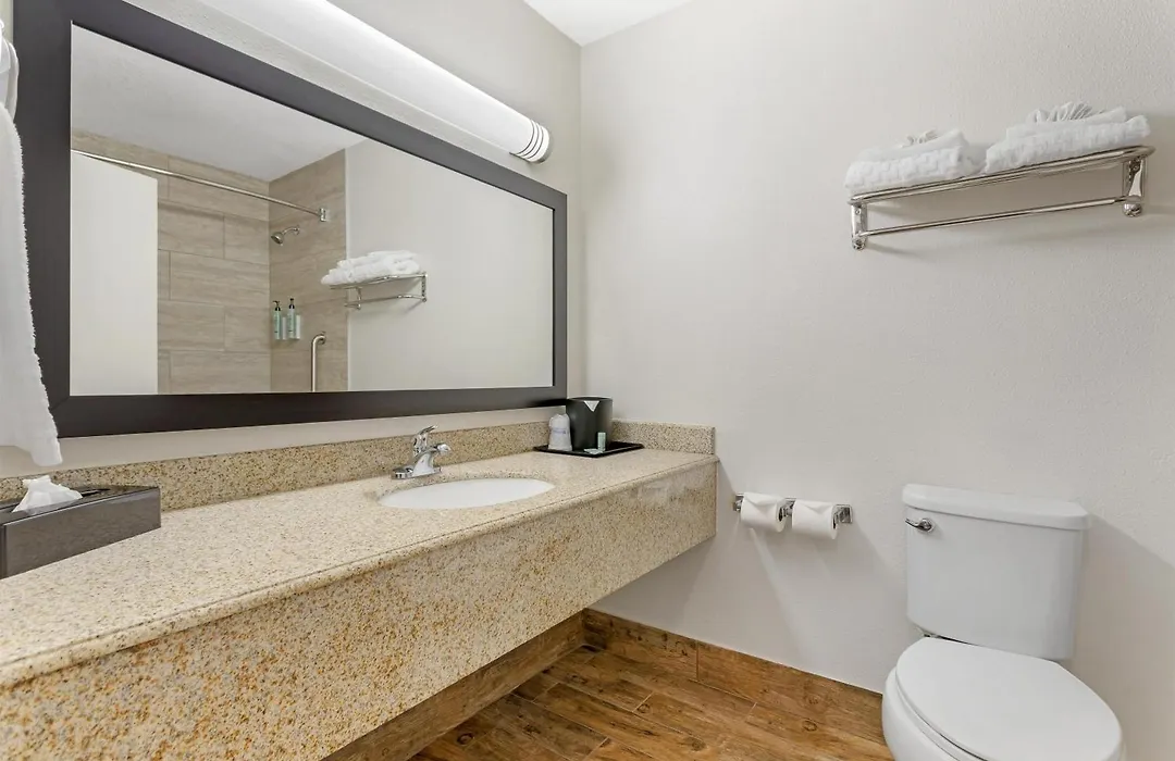 Best Western Kettleman City Inn & Suites-1
