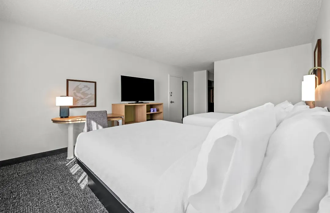 Spark By Hilton Cleveland Beachwood-1