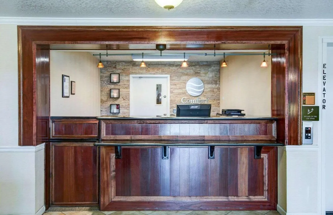 Comfort Inn Redding Near I-5-1