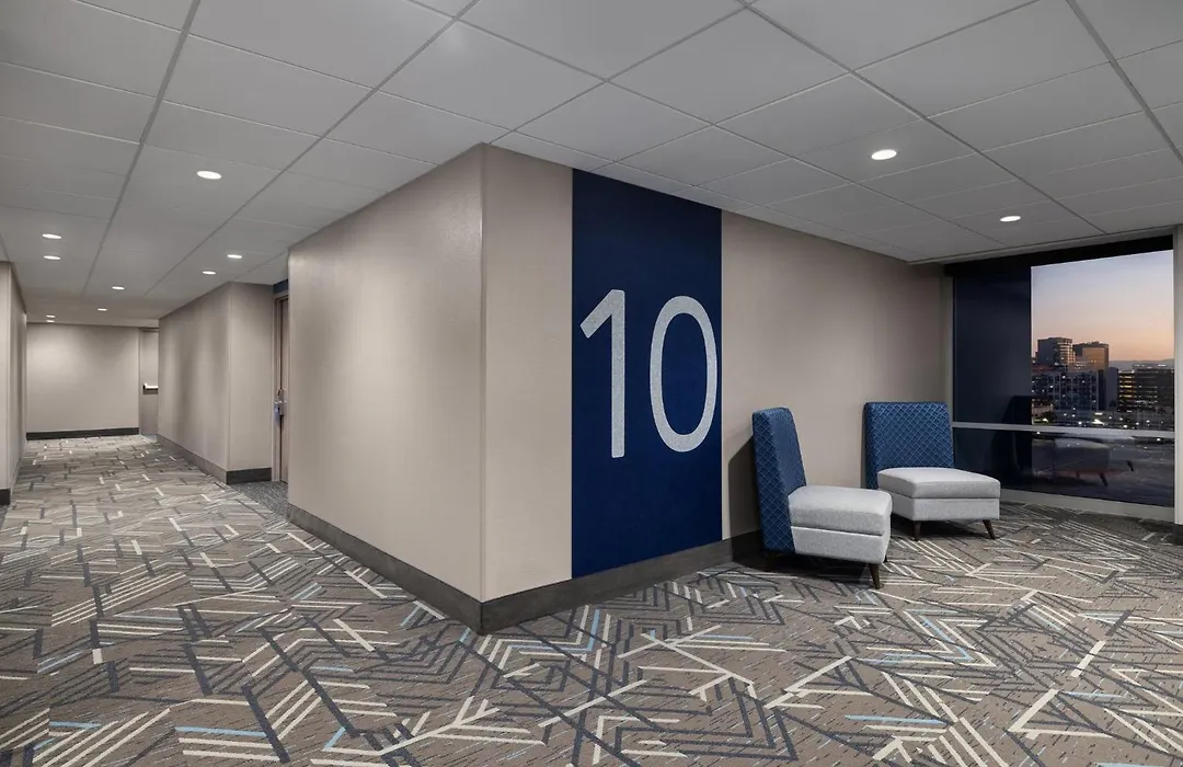 Holiday Inn Express & Suites Phoenix - Midtown, An Ihg Hotel-1