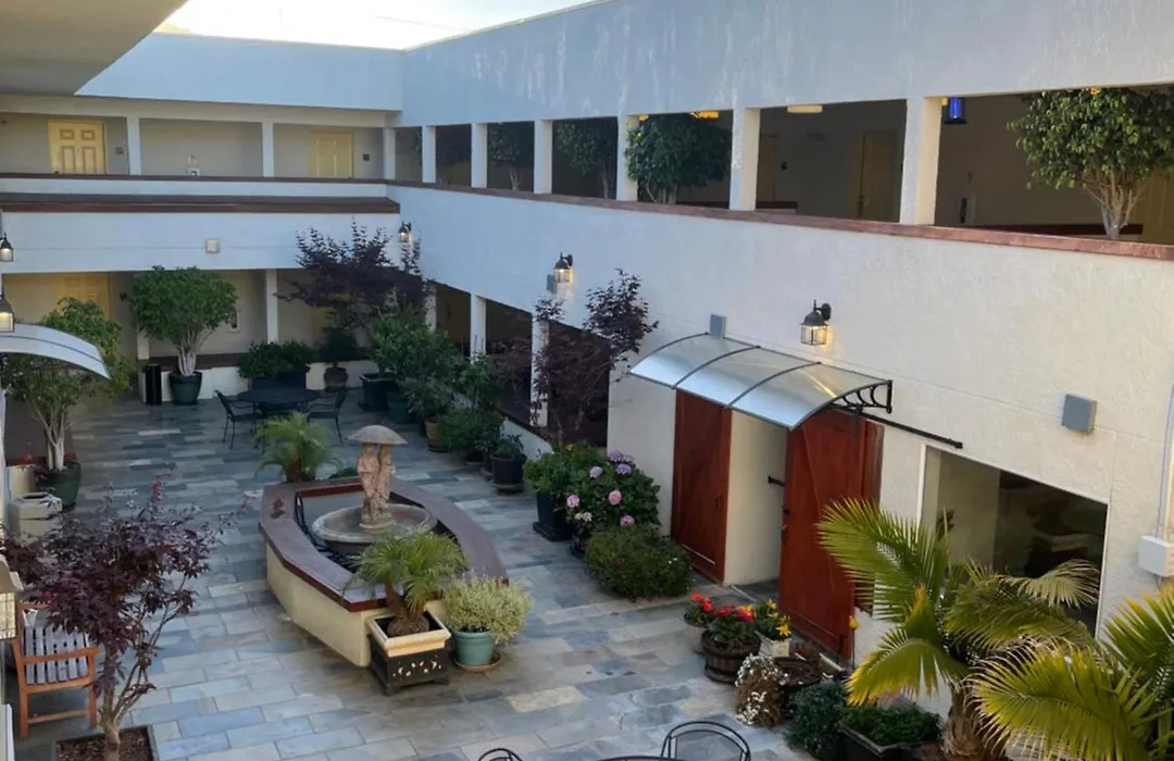 Airport Inn-1