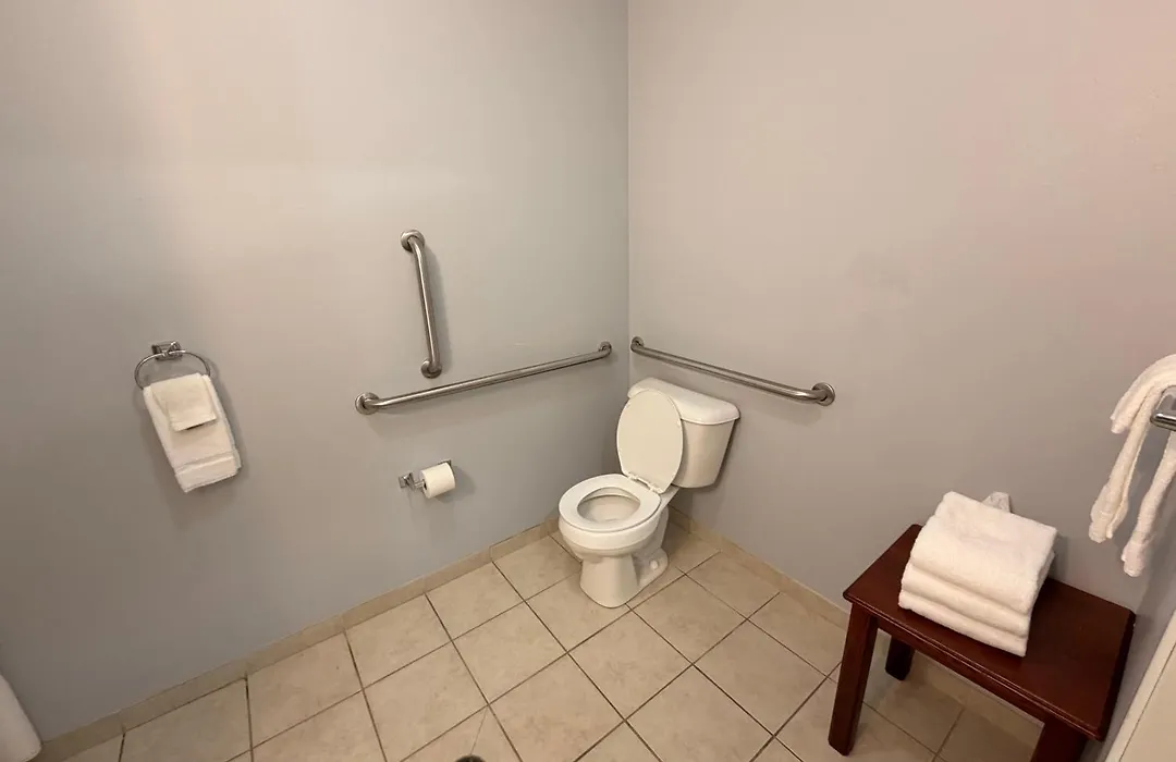 River Hills Hotel- Mankato-1