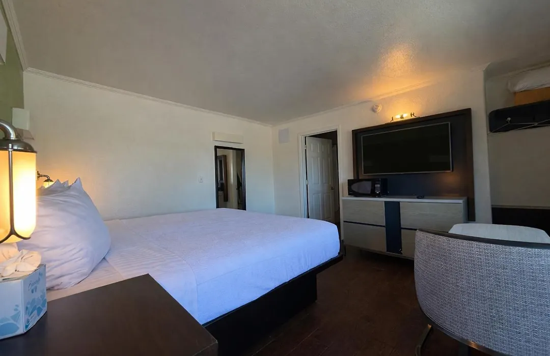 Fisherman'S Cove Inn-1