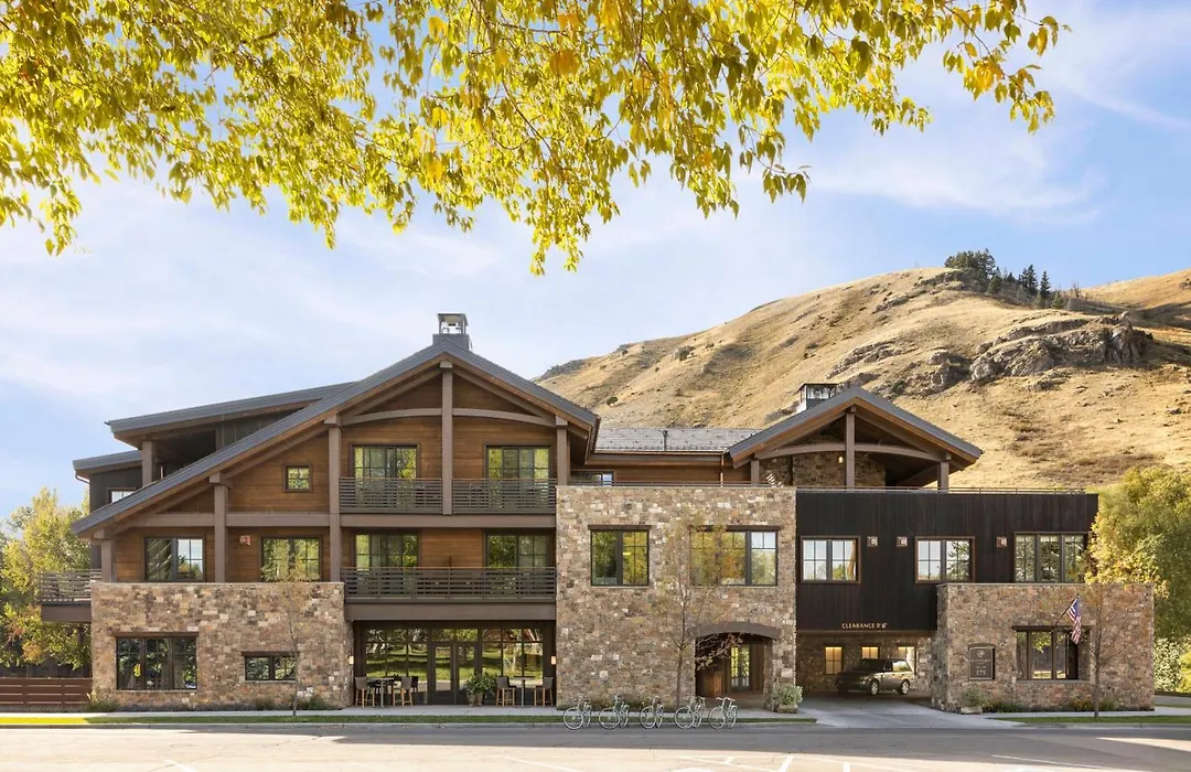 The Rusty Parrot Lodge And Spa-1