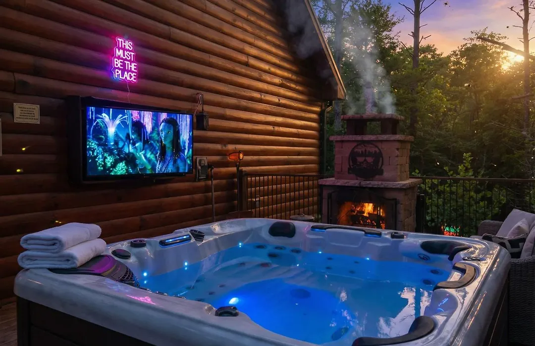Enchanted Forest Cabin And Teepee! Lights & Laser Show! Private Hot Tub! Unique Stay!-1