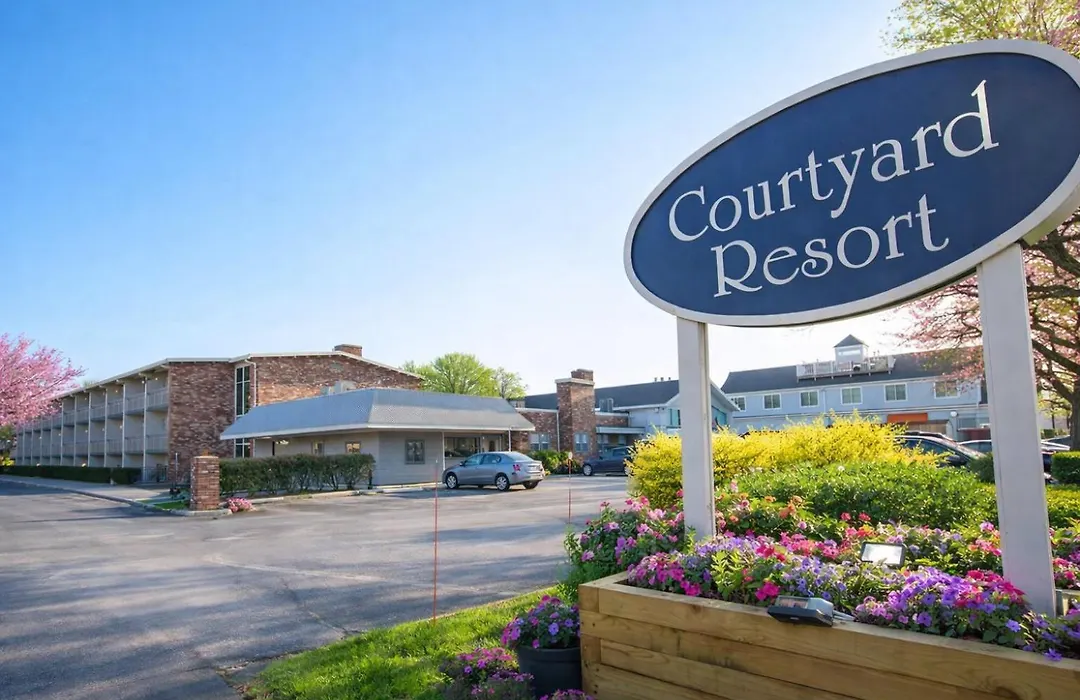 Courtyard Resort-1