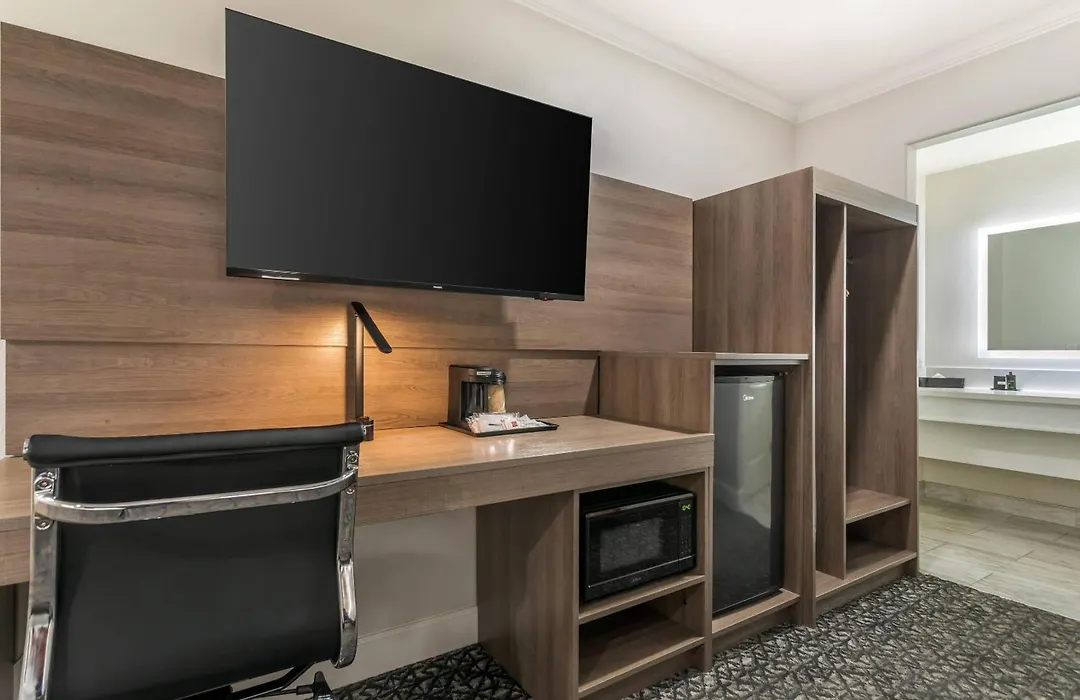 University Park Inn & Suites, An Ascend Collection Hotel-1