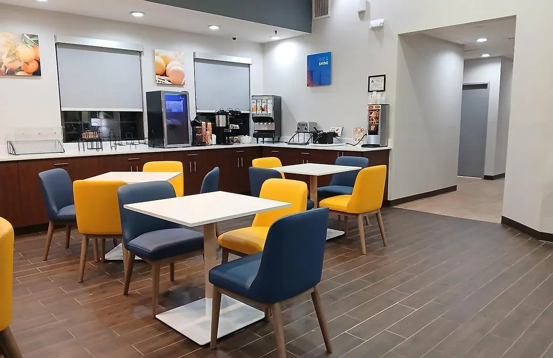 Comfort Inn Near Downtown & Blue Ridge Pkwy-1