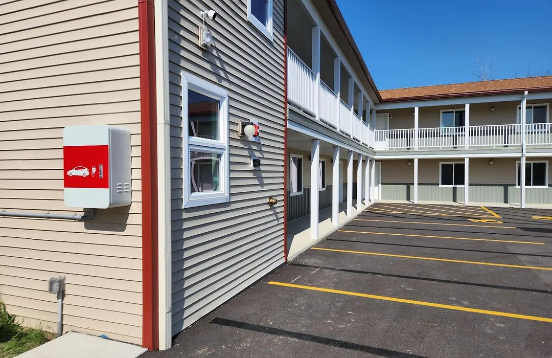 Driftwood Motel-1