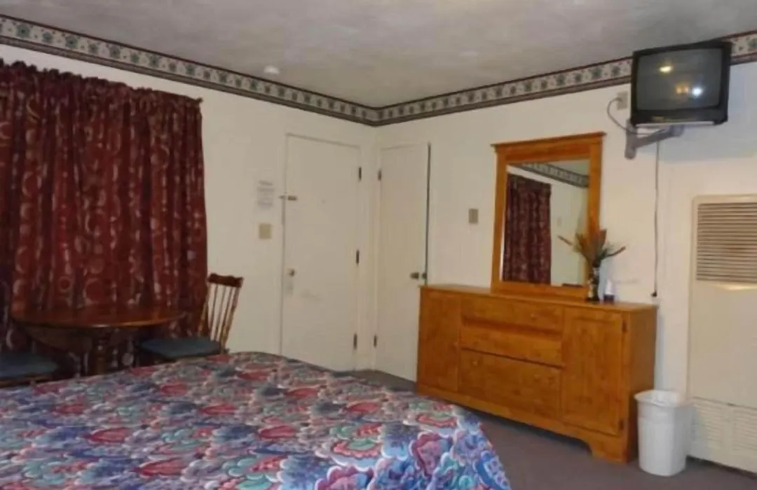 Theater Motel-1