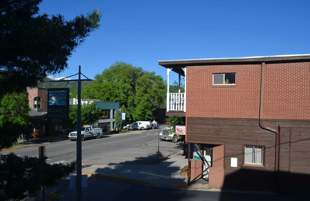 Basalt Mountain Inn-1