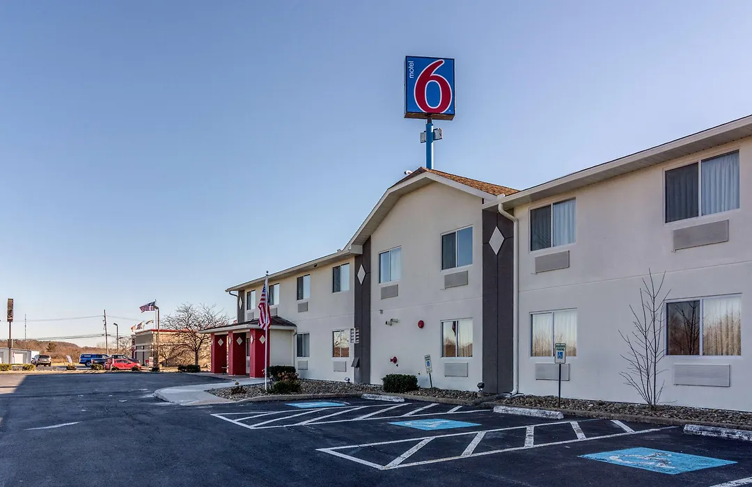 Motel 6-Barkeyville, Pa-1