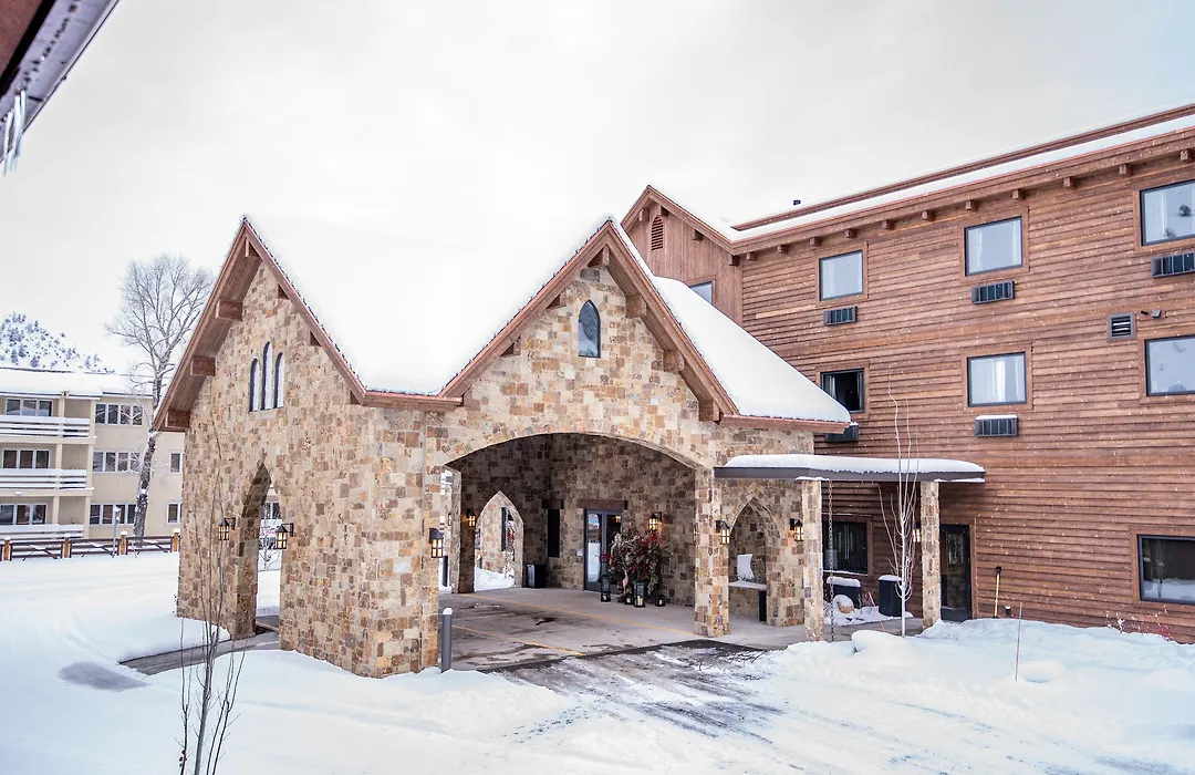 Elk Country Inn-1