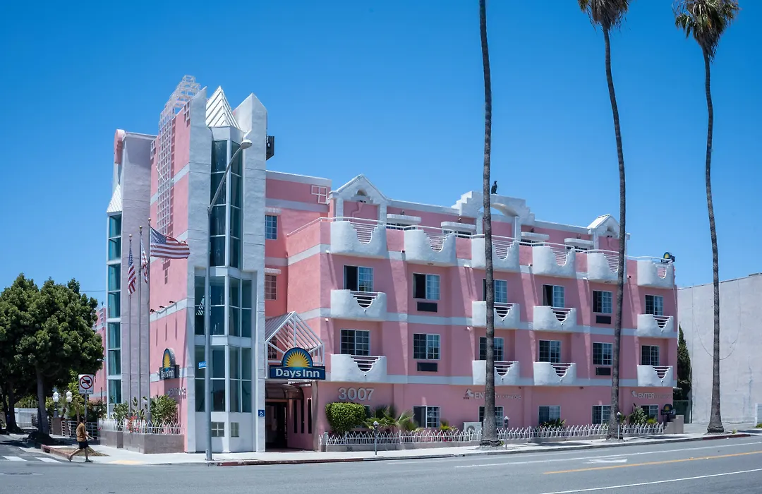 Days Inn By Wyndham Santa Monica-1
