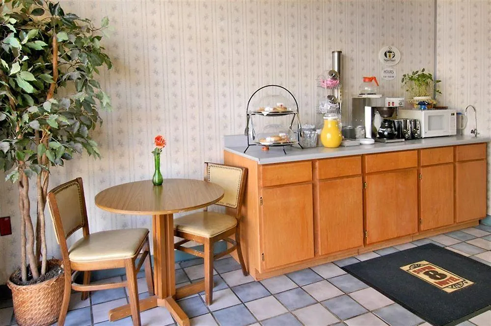 Peoria Inn-1