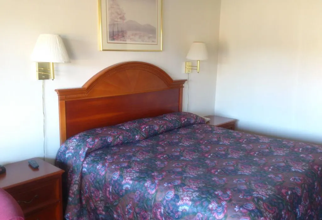 Executive Inn Of Seneca-1